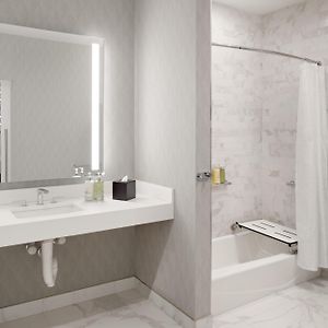 ADA Premier King Suite